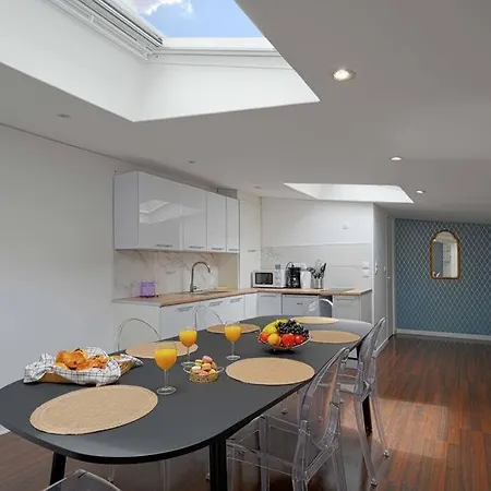 Apartment Large, Bright & Fully Renovated Close To Versailles