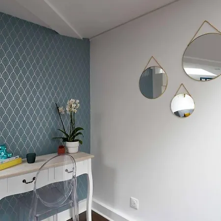 Large, Bright & Fully Renovated Close To *